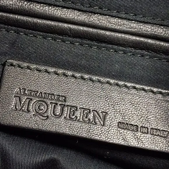 Alexander McQueen Manta Clutch in Black Leather - Picture 6 of 10